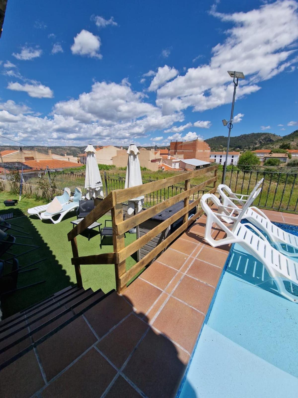 Dulces-piscina Privada Holiday home Letur